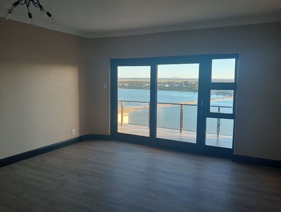 5 Bedroom Property for Sale in Paradise Beach Eastern Cape